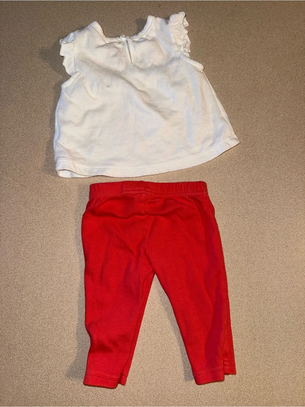 Carter’s baby girl two piece set size 3 months white and coral